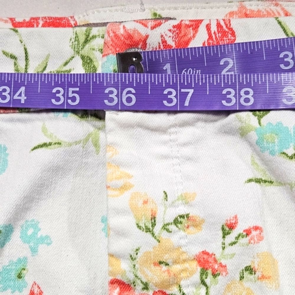 Chico's White Pink Floral Print Cotton Blend Zip Front Belt Loops Ankle Jeans - Picture 13 of 15